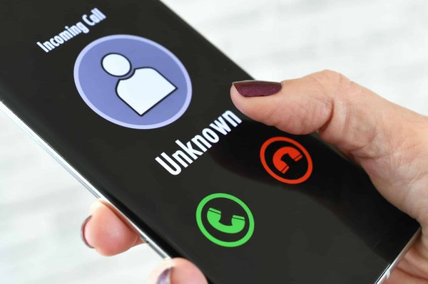 Utiliser l'annuaire inversé pour identifier un numéro inconnu